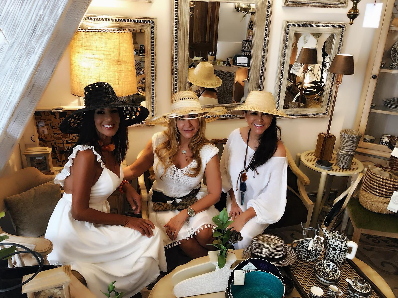 Martha Hampton at AJA Company Pia and Daisy with Martha Hampton from Cartagena Colombia Rentals